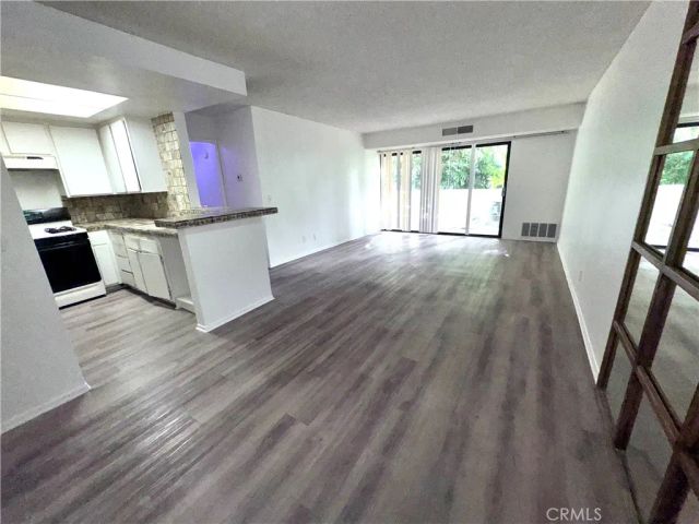 700 W 3rd B107, Santa Ana, CA 92701