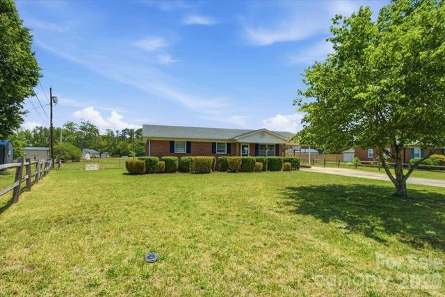 990 Colonial Drive, China Grove, NC 28023