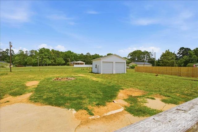990 Colonial Drive, China Grove, NC 28023