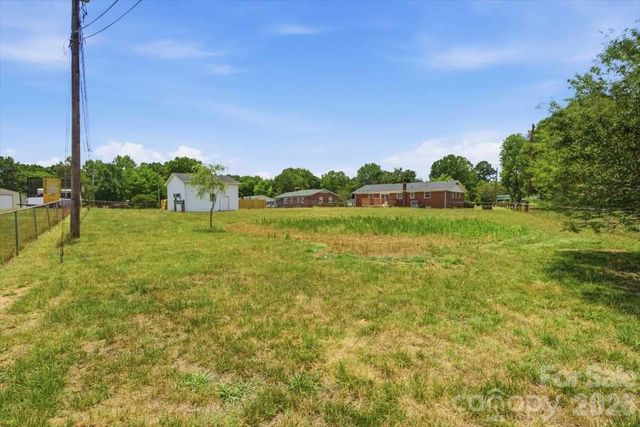 990 Colonial Drive, China Grove, NC 28023
