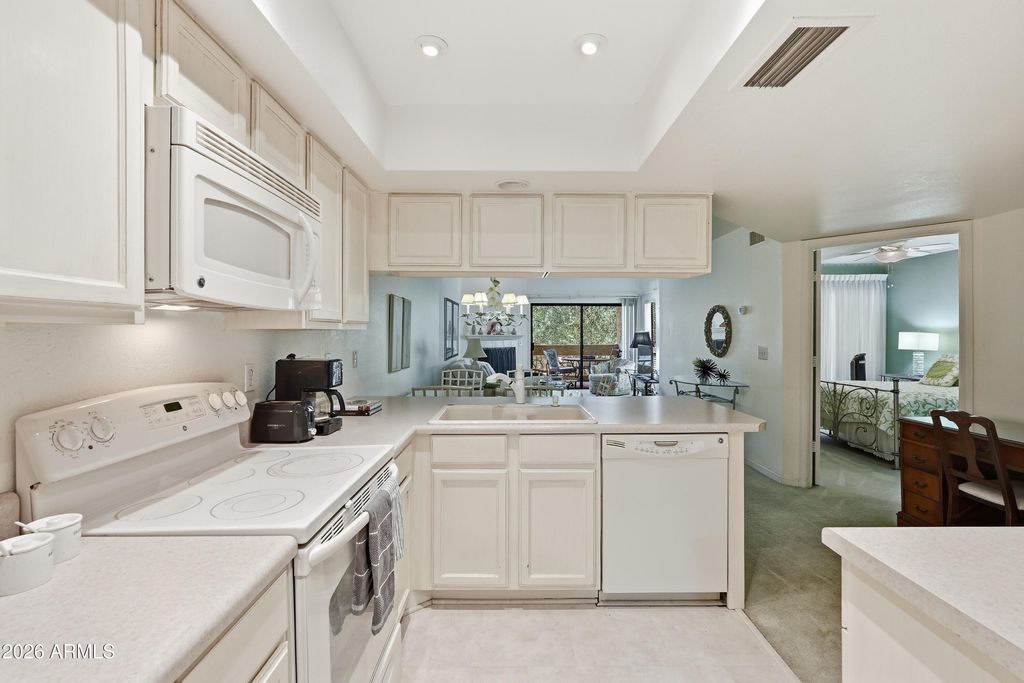 8651 E ROYAL PALM Road 231, Scottsdale, AZ 85258 — photo 3