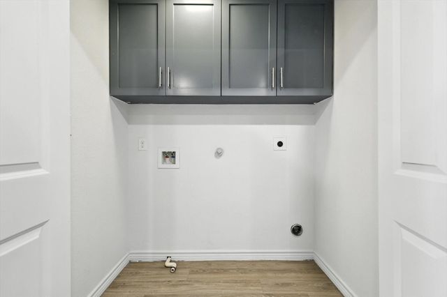 8712 Tudor Place, Dallas, TX 75228