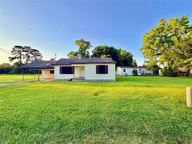 3723 Beaumont Avenue, Liberty, TX 77575