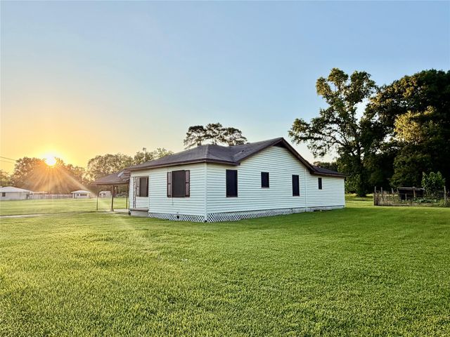 3723 Beaumont Avenue, Liberty, TX 77575