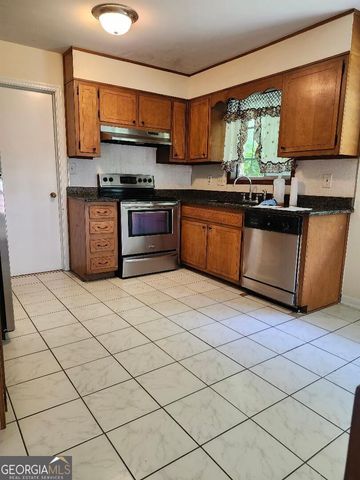 2325 Wexford Drive, College Park, GA 30349