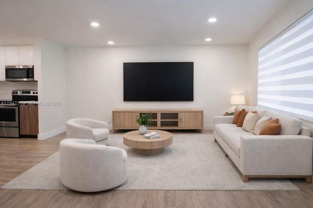 9202 NW 81st Ct, Tamarac, FL 33321