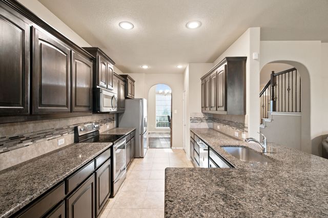 10816 Abbeyglen Court, Fort Worth, TX 76052