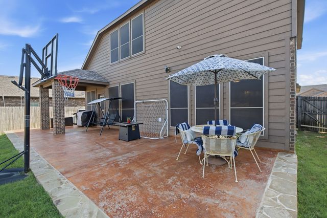 10816 Abbeyglen Court, Fort Worth, TX 76052