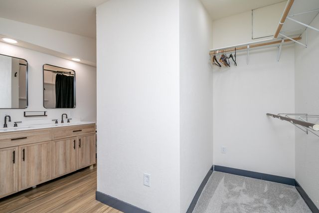 6399 S OLD VILLAGE RD, Columbia, MO 65203