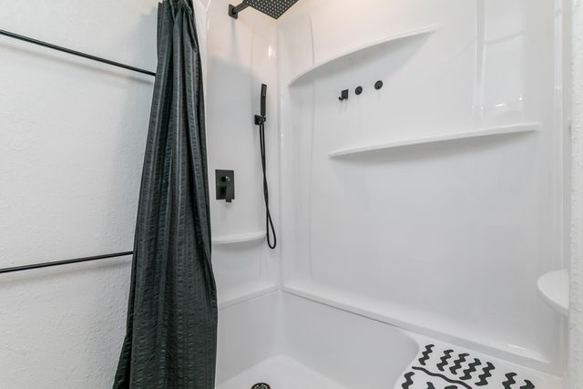 6399 S OLD VILLAGE RD, Columbia, MO 65203