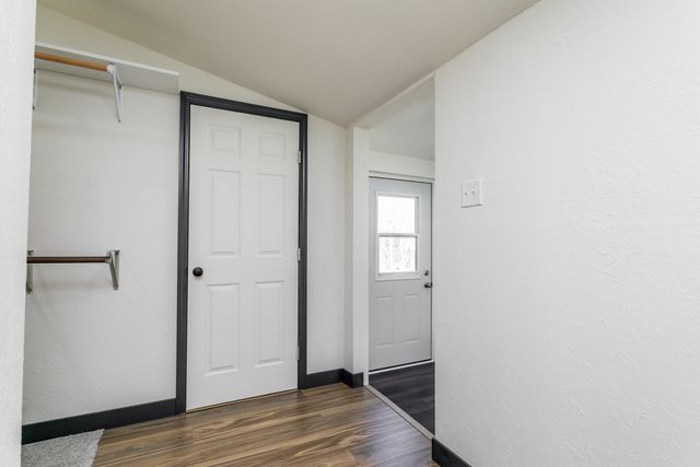 6399 S OLD VILLAGE RD, Columbia, MO 65203