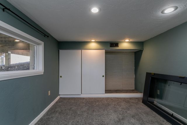 6399 S OLD VILLAGE RD, Columbia, MO 65203