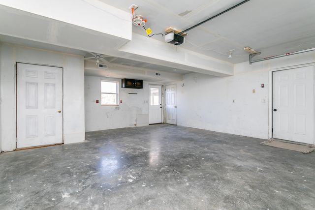 6399 S OLD VILLAGE RD, Columbia, MO 65203