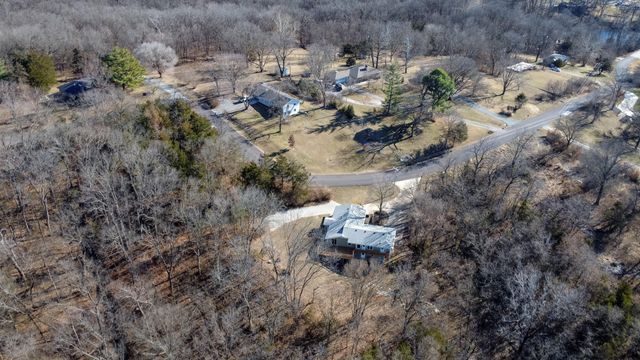 6399 S OLD VILLAGE RD, Columbia, MO 65203