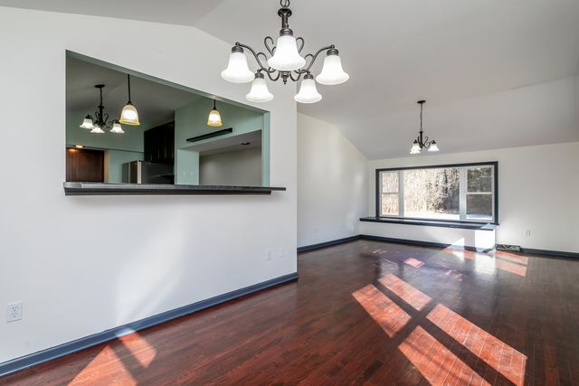 6399 S OLD VILLAGE RD, Columbia, MO 65203