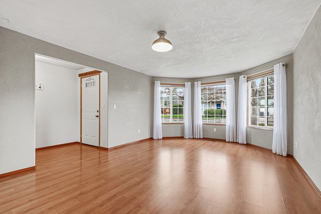 1813 Cascadia Circle, Medford, OR 97504