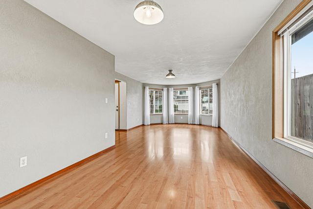 1813 Cascadia Circle, Medford, OR 97504