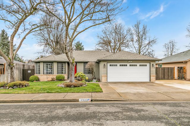 1813 Cascadia Circle, Medford, OR 97504