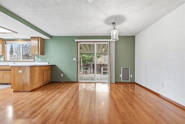 1813 Cascadia Circle, Medford, OR 97504