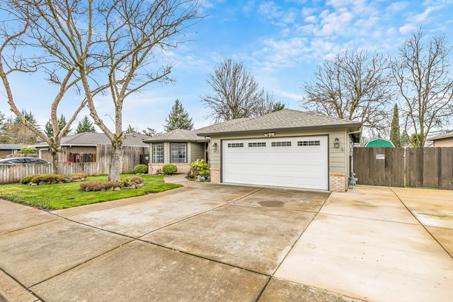 1813 Cascadia Circle, Medford, OR 97504