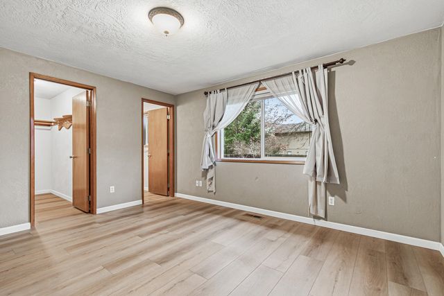 1813 Cascadia Circle, Medford, OR 97504