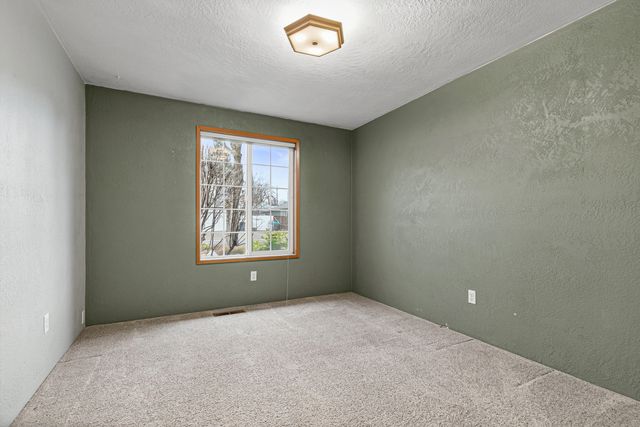 1813 Cascadia Circle, Medford, OR 97504