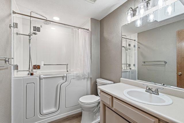 1813 Cascadia Circle, Medford, OR 97504