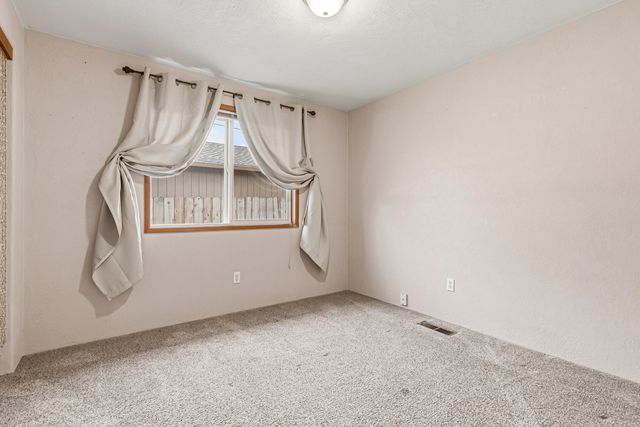 1813 Cascadia Circle, Medford, OR 97504