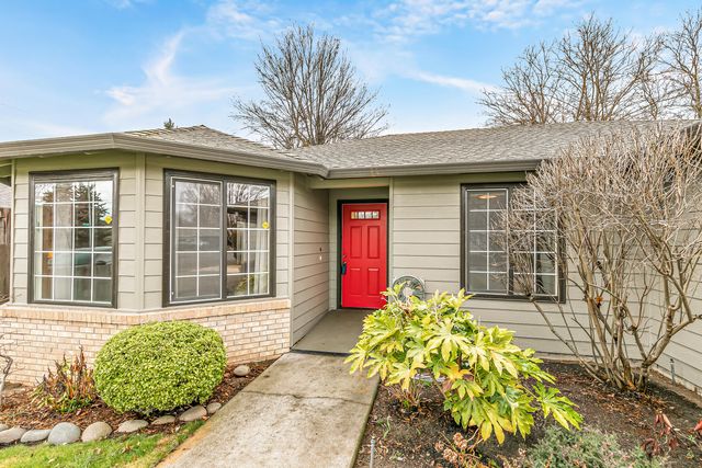 1813 Cascadia Circle, Medford, OR 97504