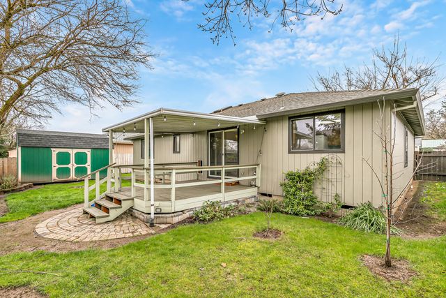 1813 Cascadia Circle, Medford, OR 97504