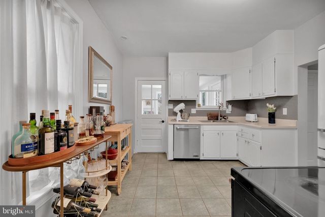 4810 FOX ST, College Park, MD 20740
