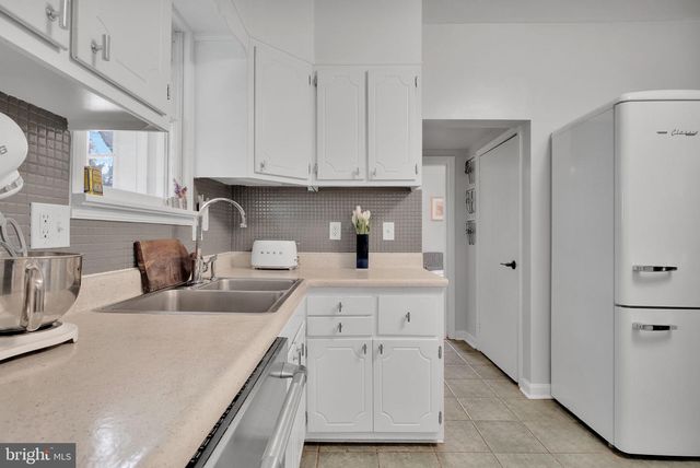 4810 FOX ST, College Park, MD 20740