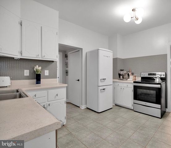 4810 FOX ST, College Park, MD 20740