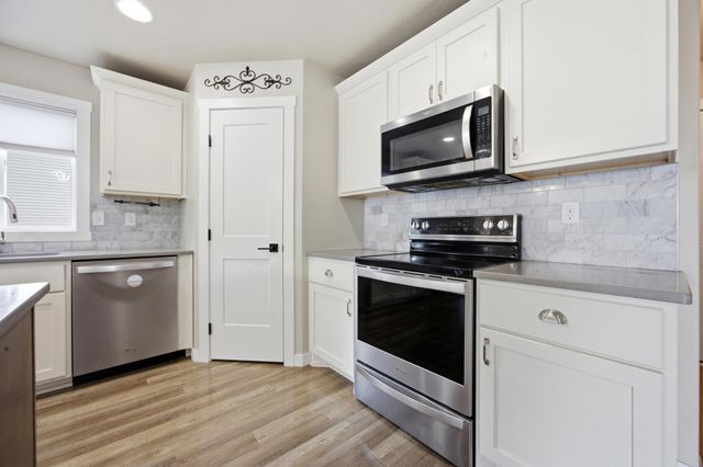6204 63rd Avenue S, Fargo, ND 58104