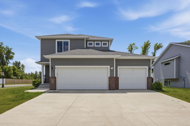 6204 63rd Avenue S, Fargo, ND 58104