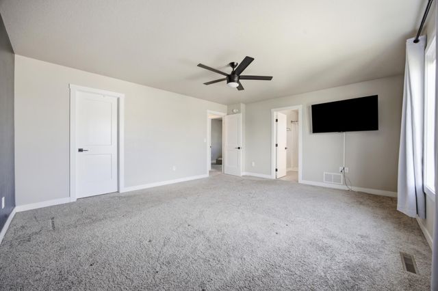 6204 63rd Avenue S, Fargo, ND 58104