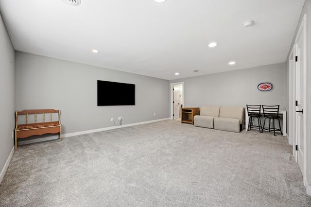 6204 63rd Avenue S, Fargo, ND 58104