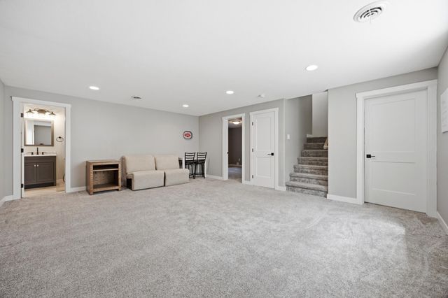 6204 63rd Avenue S, Fargo, ND 58104