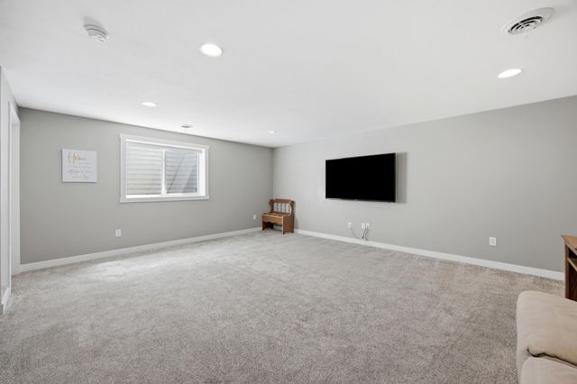 6204 63rd Avenue S, Fargo, ND 58104