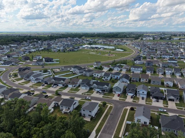 6204 63rd Avenue S, Fargo, ND 58104
