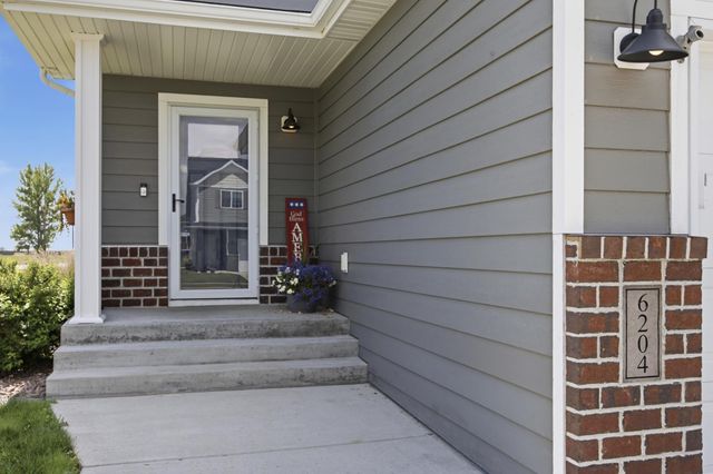 6204 63rd Avenue S, Fargo, ND 58104