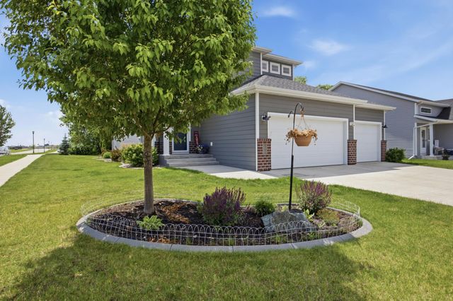6204 63rd Avenue S, Fargo, ND 58104