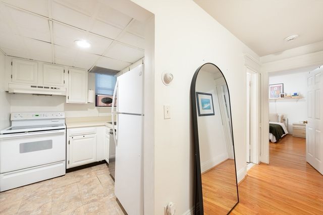466 Commonwealth Ave 206, Boston, MA 02215