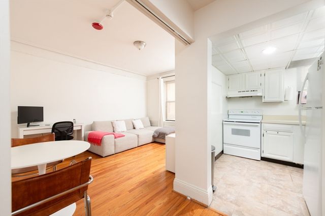 466 Commonwealth Ave 206, Boston, MA 02215