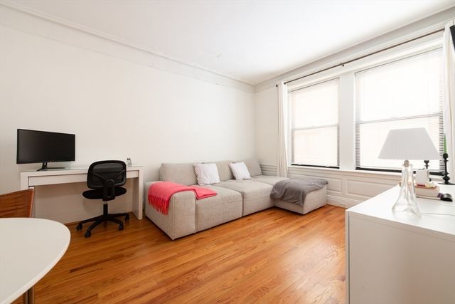 466 Commonwealth Ave 206, Boston, MA 02215