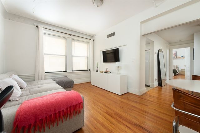 466 Commonwealth Ave 206, Boston, MA 02215