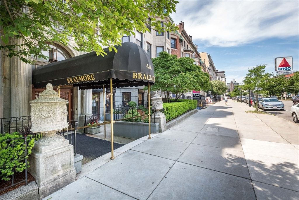 466 Commonwealth Ave 206, Boston, MA 02215
