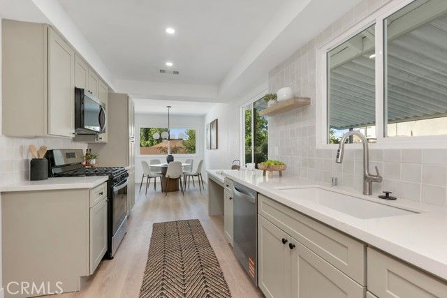 10579 Lev Ave, San Fernando, CA 91345