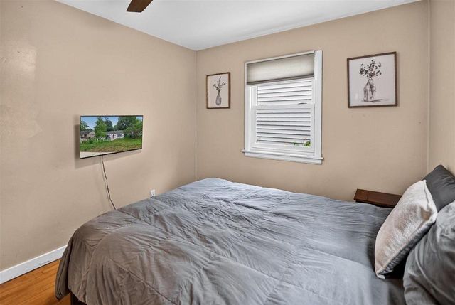 5513 Old Middleton Road, Madison, WI 53705