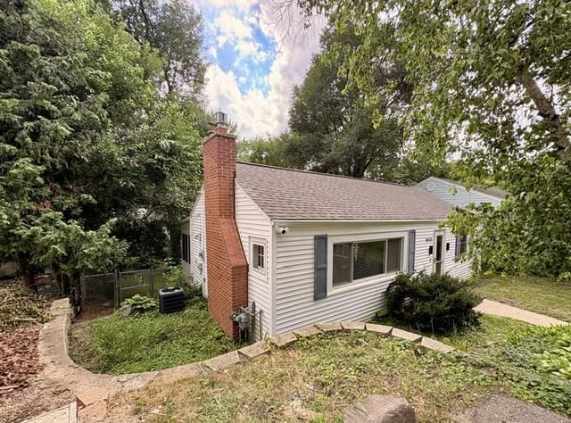 5513 Old Middleton Road, Madison, WI 53705